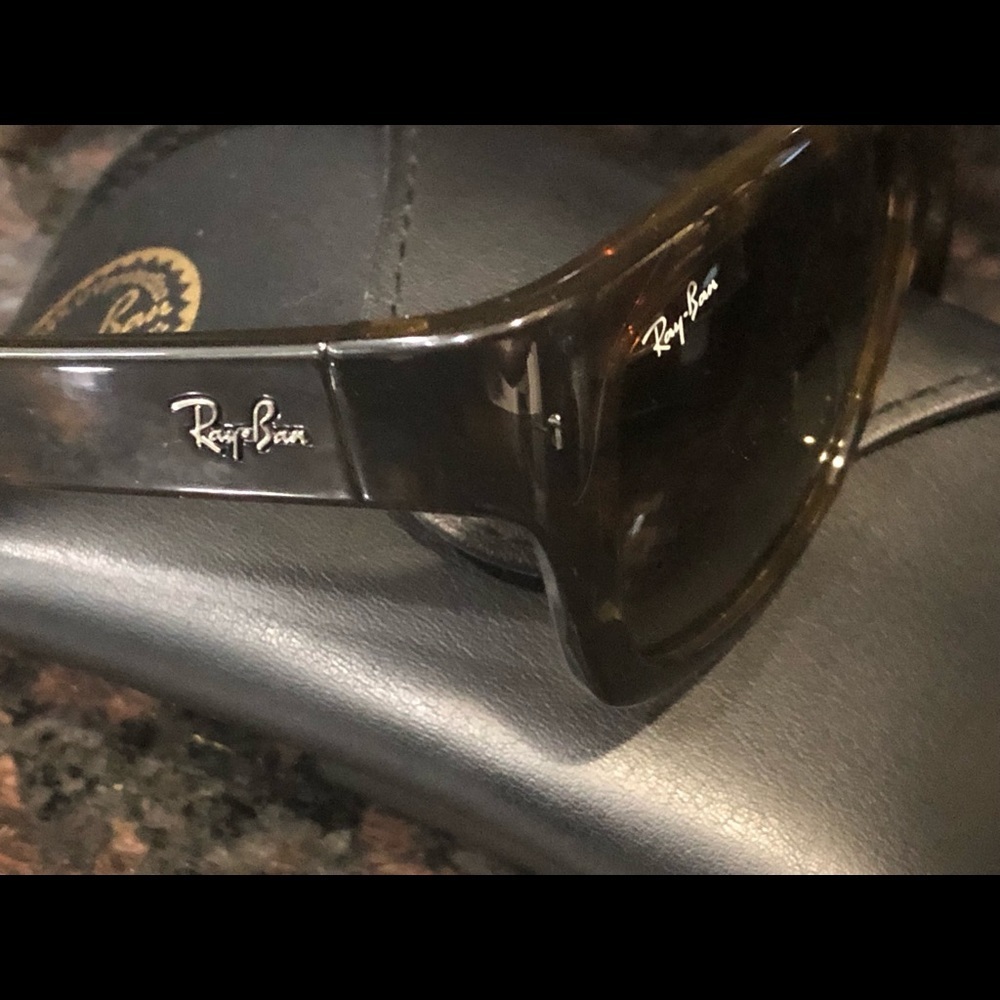 RAY-BAN SUNGLASSES 4194 710/85 POLARIZED AUTHENTIC KID SIZE